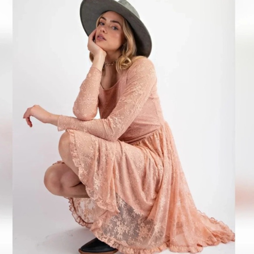 Easel Women's Peach Lace Long-Sleeve Midi Dress